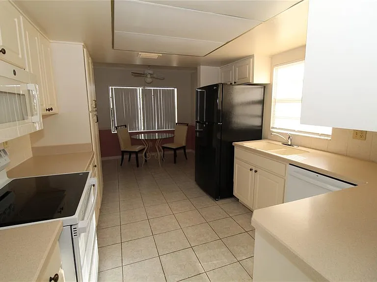 301 Bryce Ct — Photo 13
