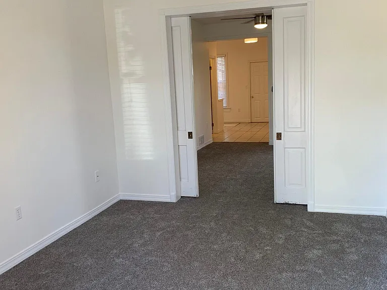 2517 N Washington St — Photo 2