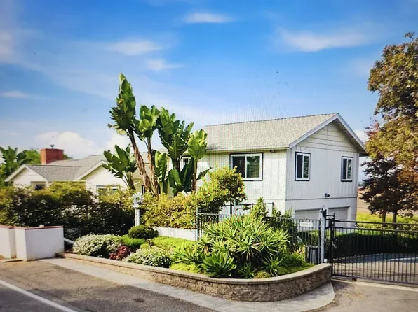 1864 Winterwarm Dr, Fallbrook, CA 92028