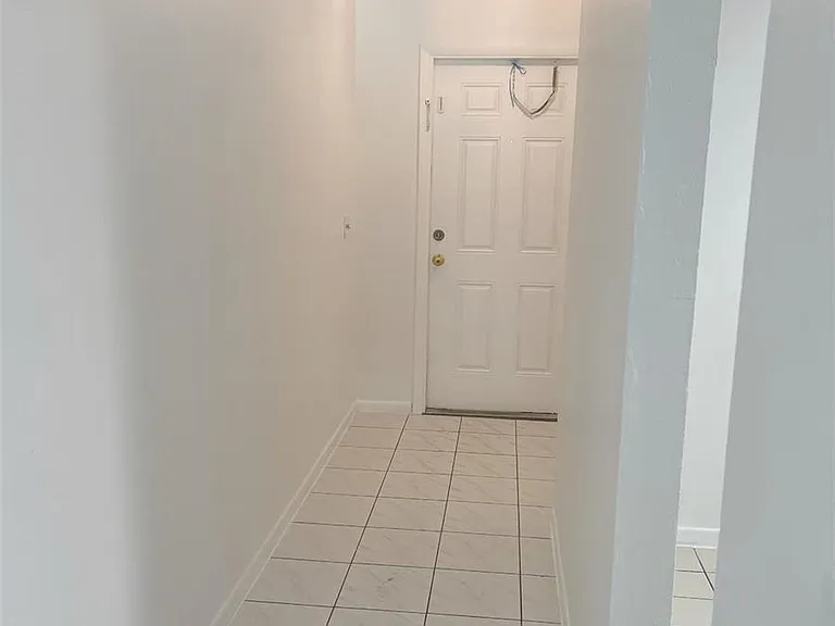 4104 NW 114th Ave — Photo 8