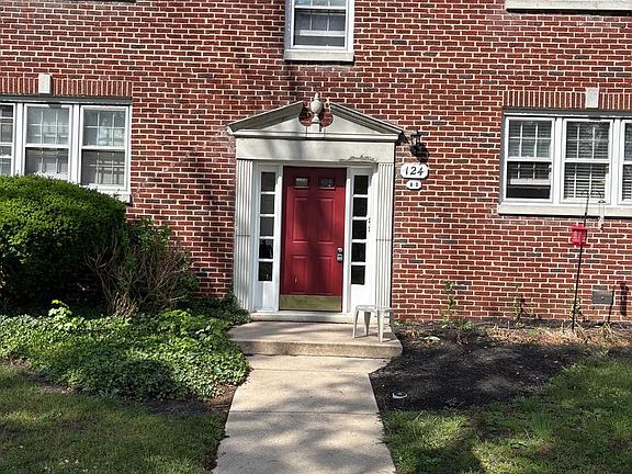2nd image of 124 Cherry Parke Unit D