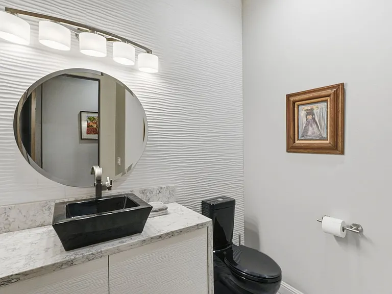 5405 N Houghton Rd — Photo 35