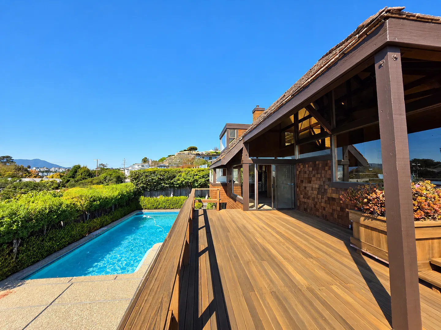 Tiburon Private Retreat with views of the world, pool, multiple decks and a vintage touch — Photo 4