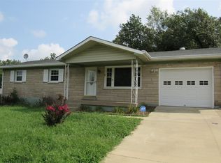 372 Berkley Ct, Radcliff, KY 40160