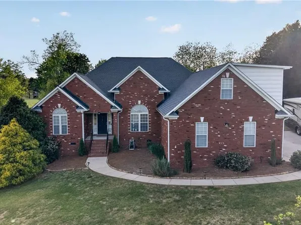 8597 Bayron Dr, Colfax, NC 27235
