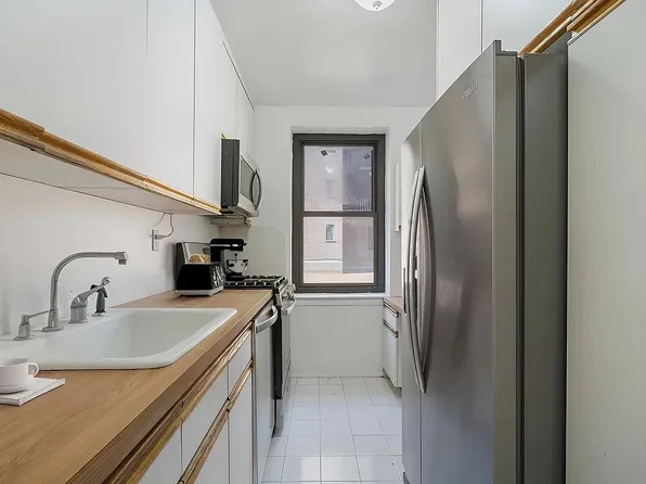 32-22 91st Street image 5 of 14