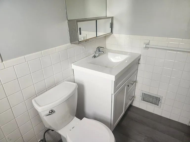 1017 S Broadview Blvd #4 — Photo 7