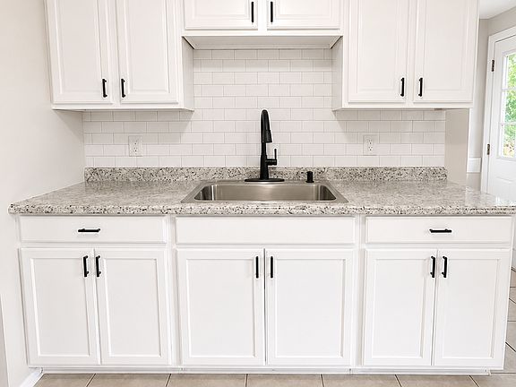 4th image of 3470 Noe Bixby Rd