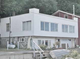 247 Bay View Dr, Pt Roberts, WA 98281