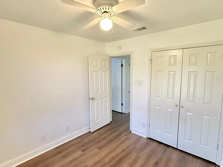 1100 Clairidge Ave — Photo 11