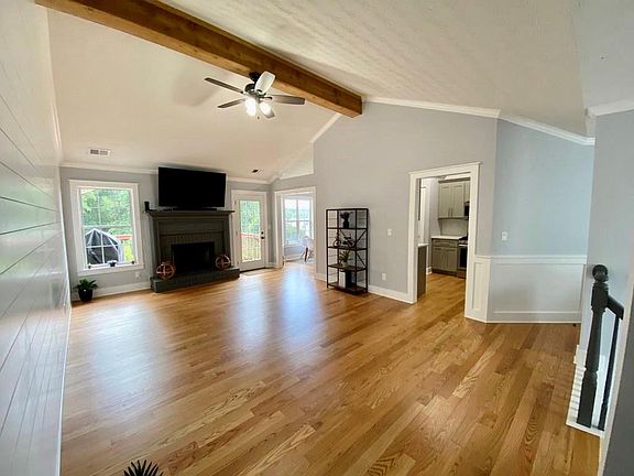2nd image of 612 Adams Landing Ct