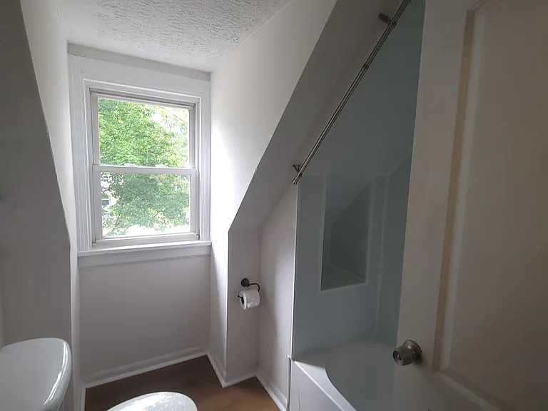 1401 Grant St — Photo 19