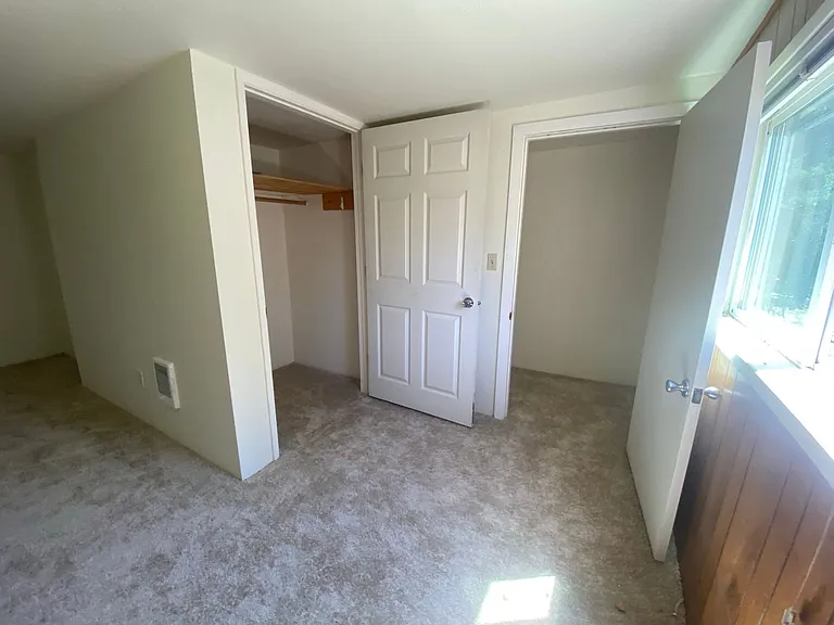 10015 SW Boones Ferry Rd #5 — Photo 3