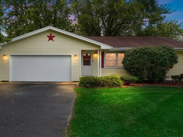 3783 Kingsway Dr, Crown Point, IN 46307