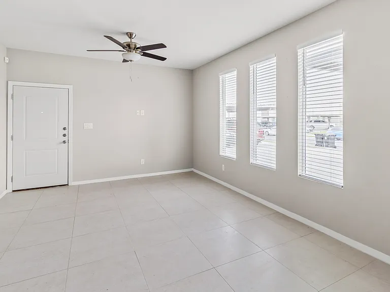 1405 Alta Vista Dr #1 — Photo 5