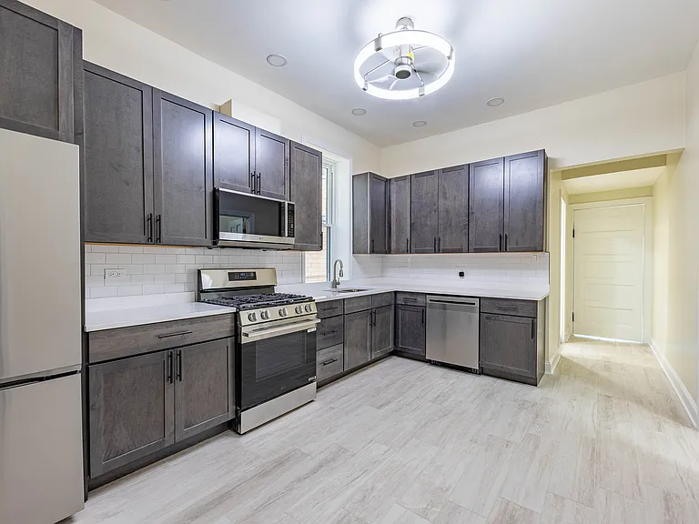 2137 N Western Ave #2F — Photo 18