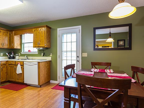 4th image of 8814 Forest Pond Dr