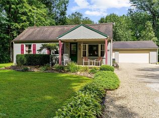 140 N Meadowbrook Dr, Leavittsburg, OH 44430