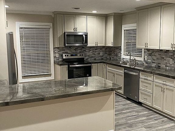 5th image of 125 Barkley Dr
