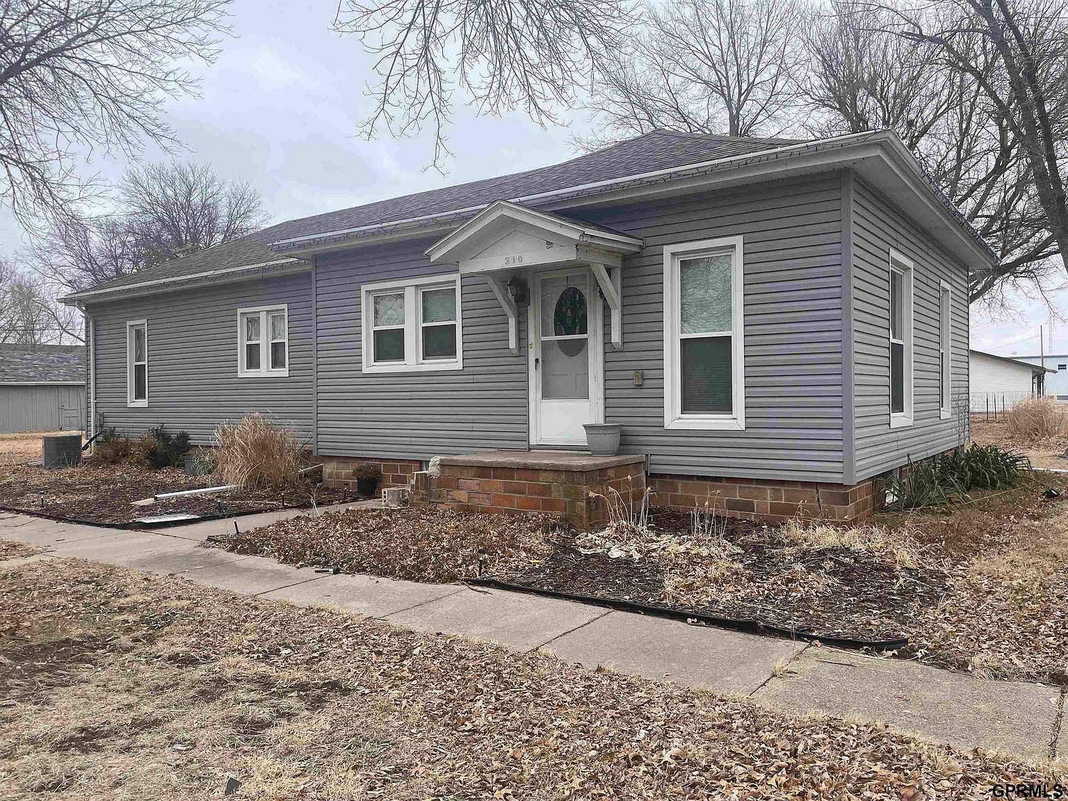 210 S Catawba St, De Witt, NE 68341 Zillow