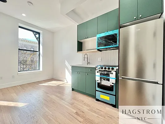 Rented by Hagstrom Management Inc | media 37