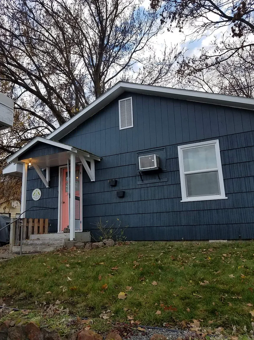1204 Walnut St photo 1