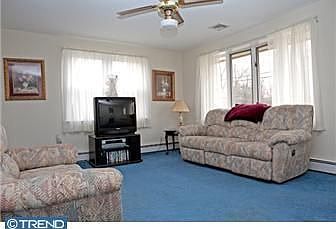 3rd image of 400 Sylvania Ave