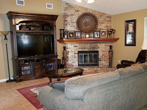 Living Room with fireplace