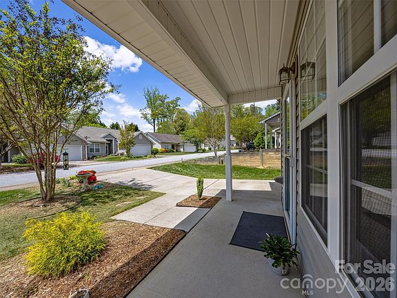5th image of 155 Wiltshire Cir