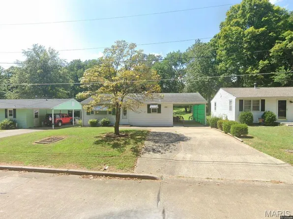 1028 Royal Dr, Jackson, MO 63755