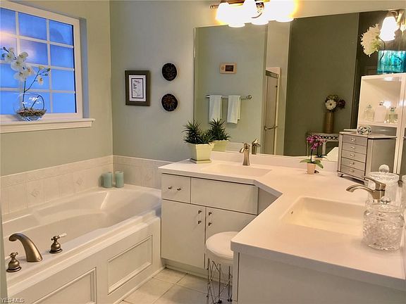 5th image of 7542 W Pond Ct #82