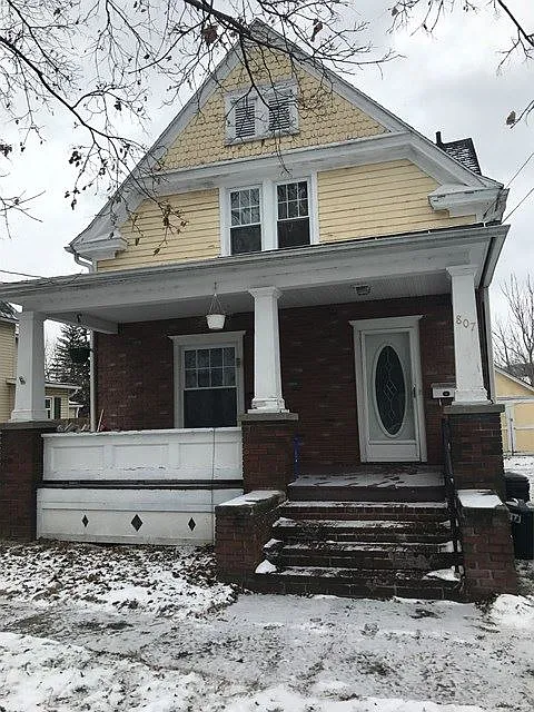 807 Holdridge St photo 1