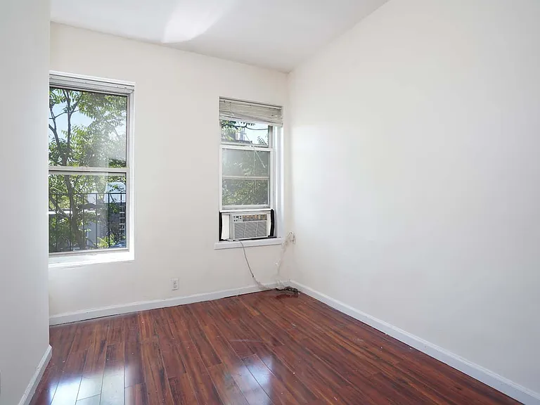 522 E 11th St #23 — Photo 6