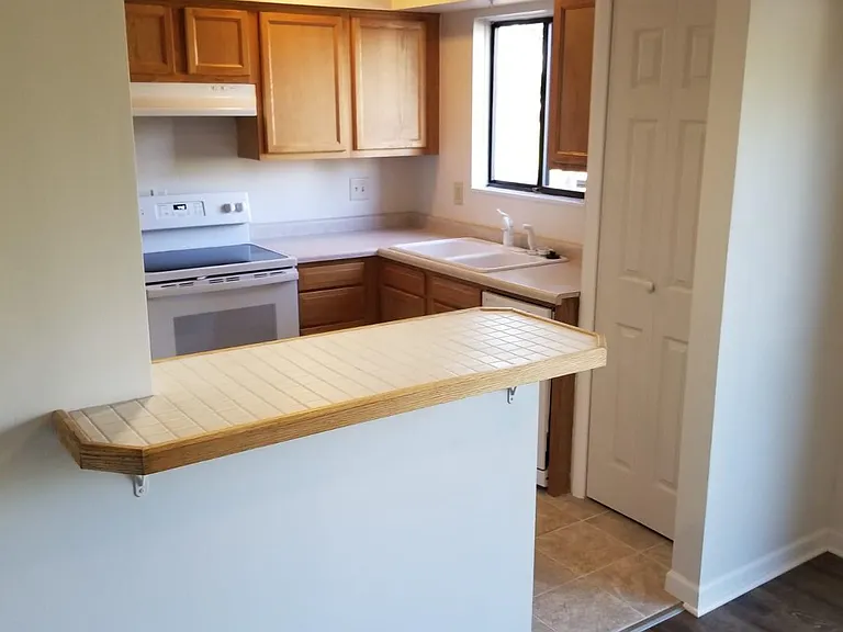 89 Stornoway Dr W — Photo 21