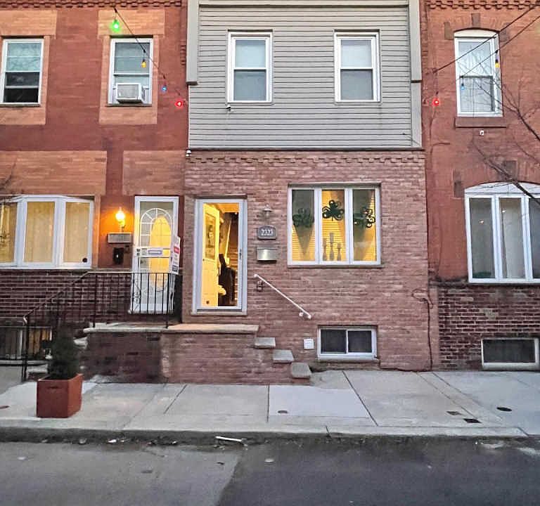 1st image of 2323 S Woodstock St