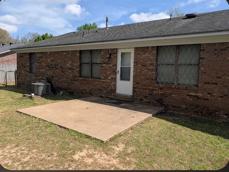 55 Norvel Dr — Photo 3