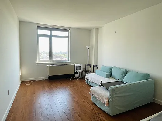 Rented by BATTERY PARK CITY RESIDENTIAL LLC | media 15
