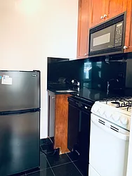 Rented by R New York