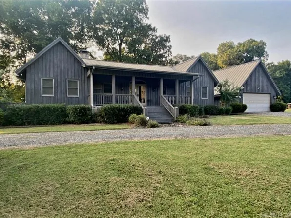 147 River Dr E, Pangburn, AR 72121
