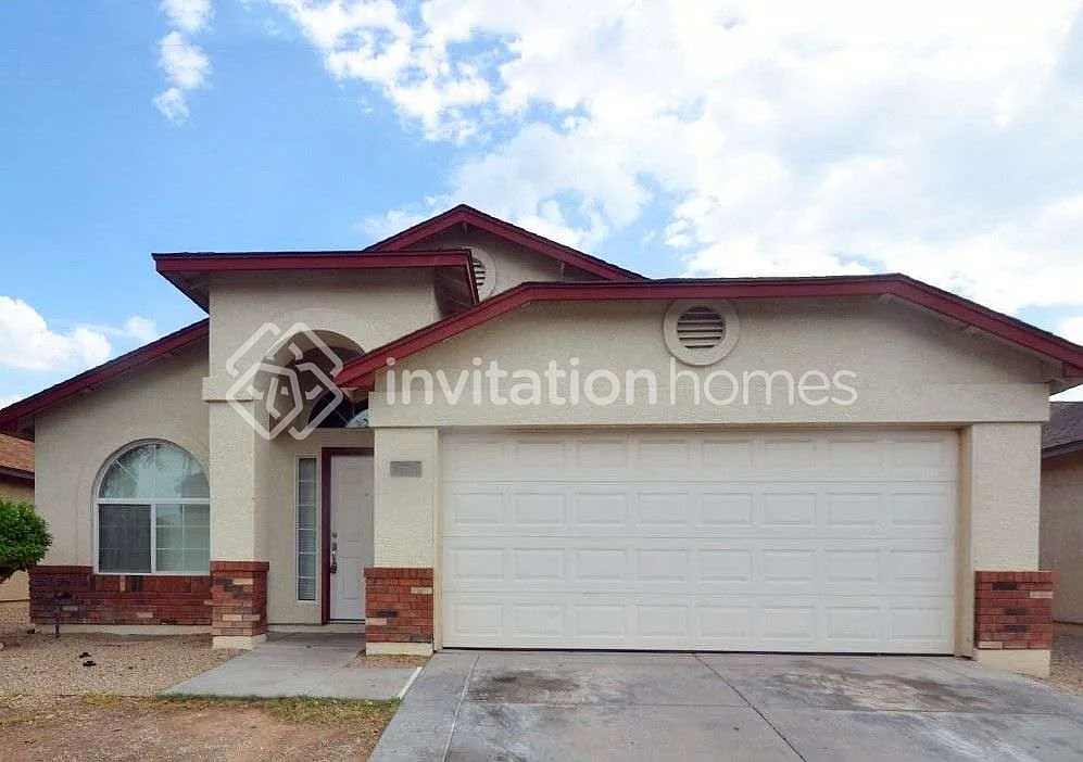 2745 W Pecan Rd Phoenix, AZ 85041 — Photo 1