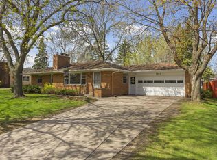 3863 Crestwood Pl, White Bear Lake, MN 55110