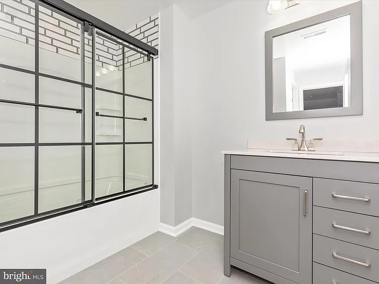 3838 Fulham Rd — Photo 29