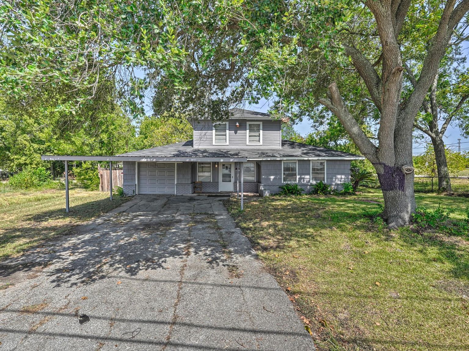 1811 S Main St, Highlands, TX 77562 | MLS #69068460 | Zillow
