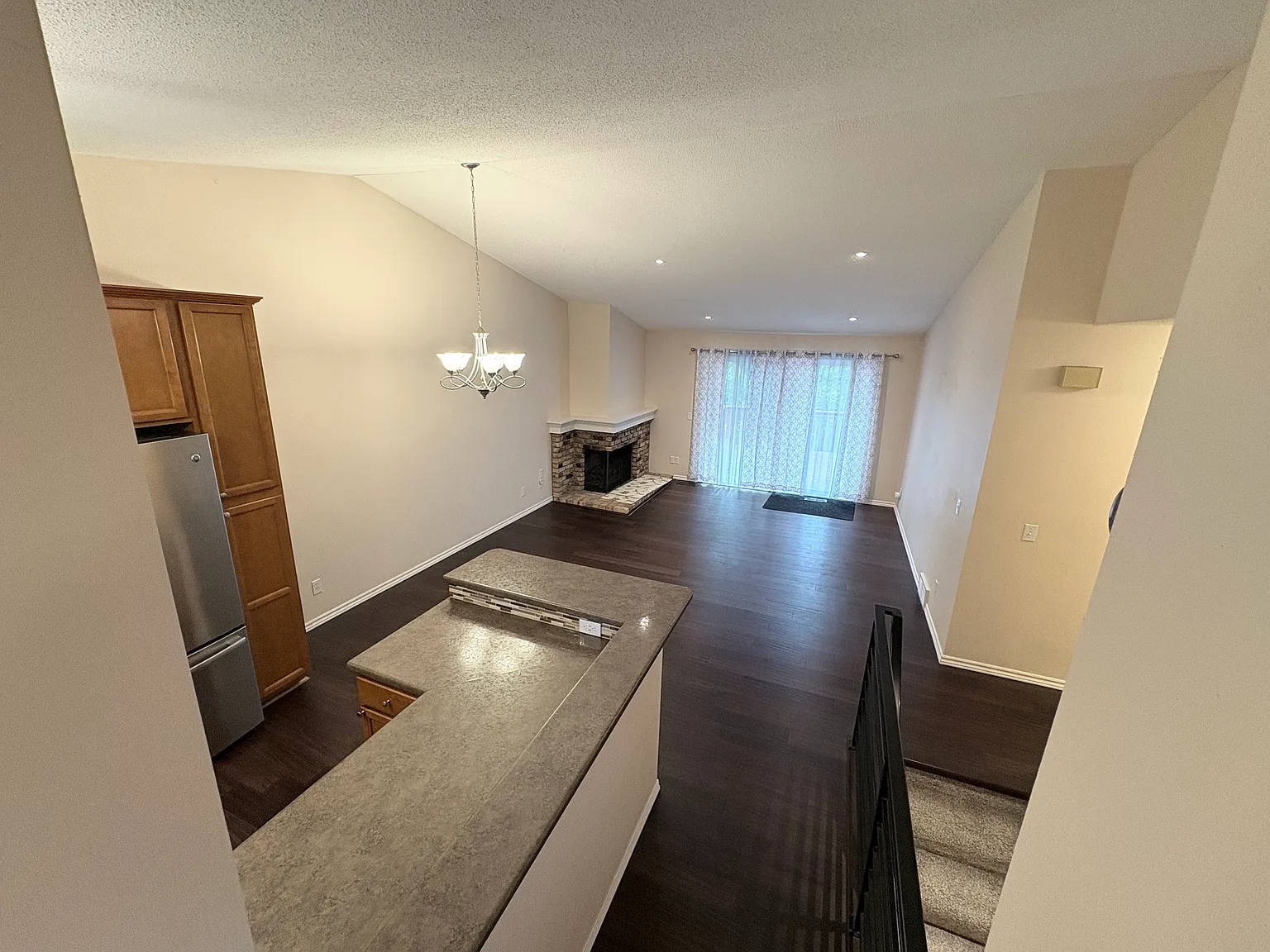 4 bed, 1922 sqft, $3,000 — Photo 4