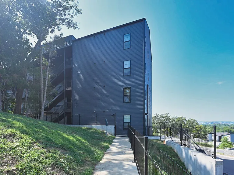 2900 Edwin Way #202 — Photo 35