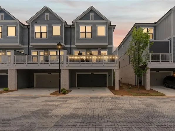 285 Walker Ave, Roswell, GA 30076