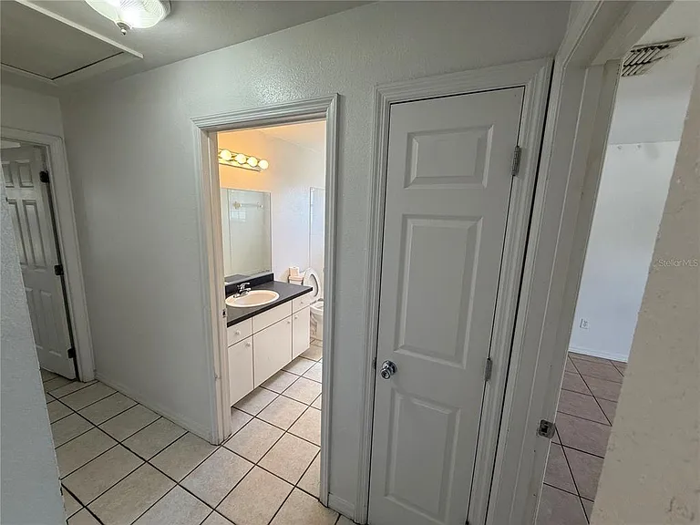 9515 SW 31st Ct — Photo 10