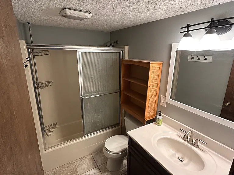 2716 Irvine Ave NW — Photo 5