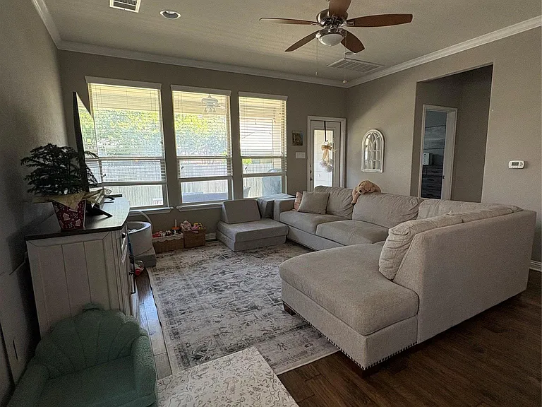 3800 Kennedy Grace Ln — Photo 4