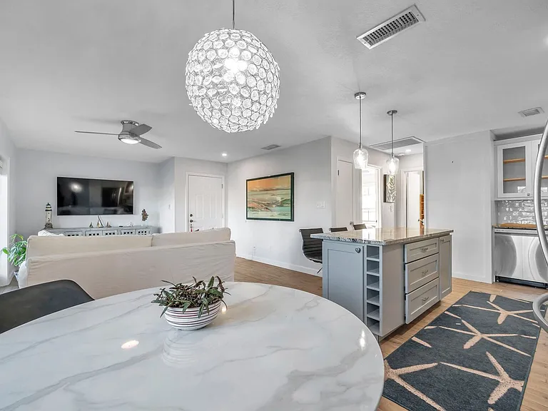 4728 Beach Dr SE #A — Photo 10